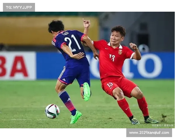 德国队与日本队领奖前互动，身高差击掌画面显赛场友谊