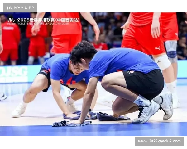 宁波联赛留学生志愿者服务赛场，多语言引导国际球迷